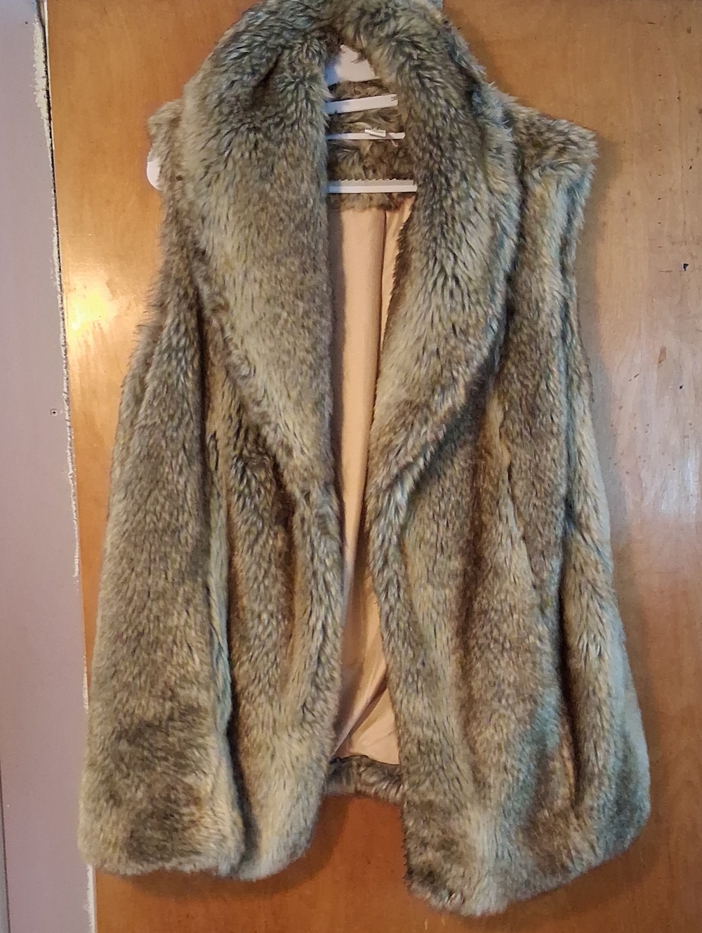 NorthStyle Plush Faux Fur Teddy Vest in Taupe